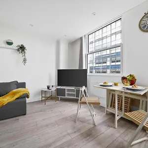 In The Heart Of The - Aldgate Zone 1 Apartment