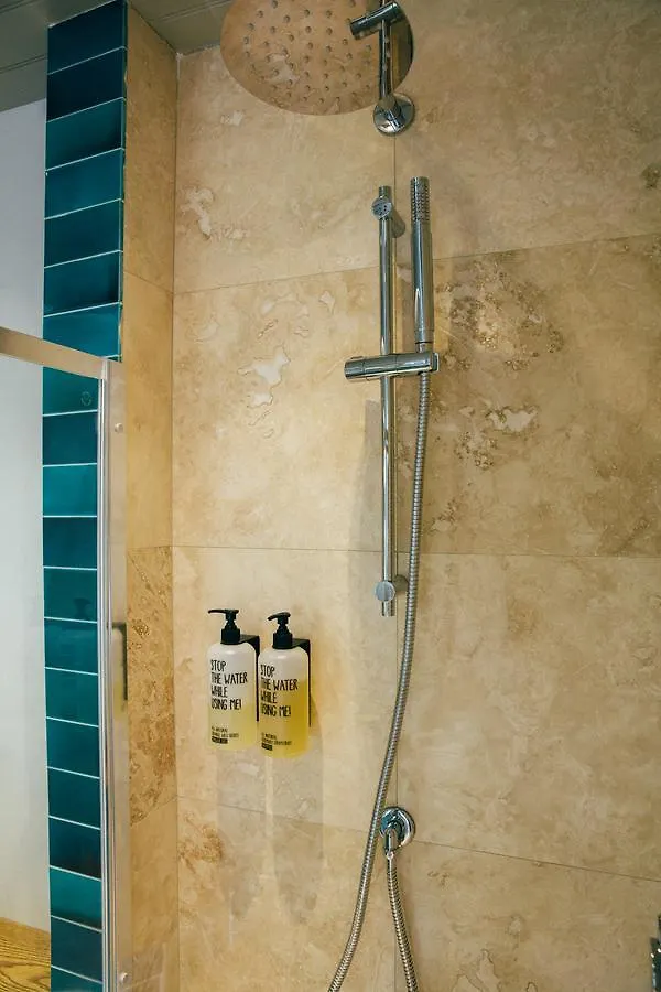 The Culpeper Bedrooms London Hotel